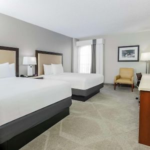 Queen Room Two Queen Beds Roll Shower Disability Access